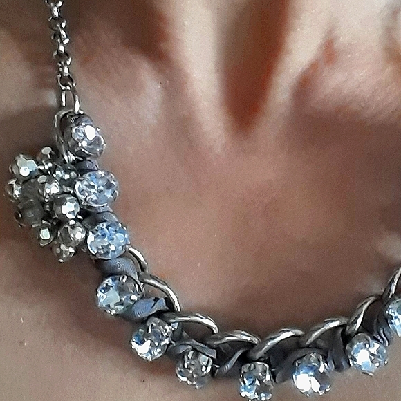 RHEINSTONES WITH RIBBON SILVER NECKLACE - Picture 2 of 8